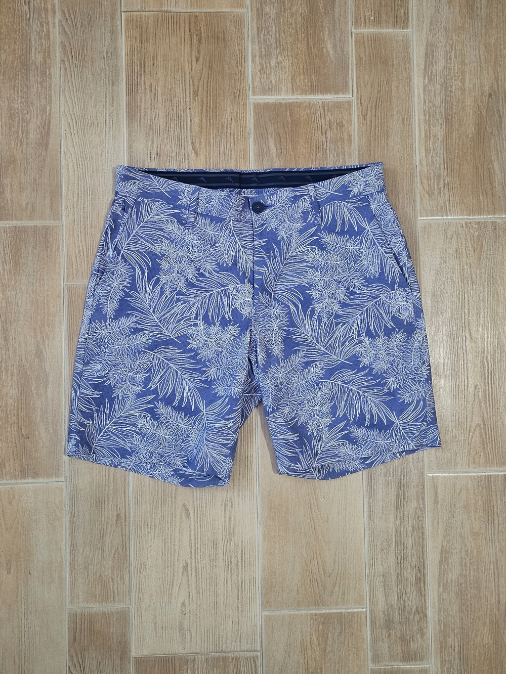 Tommy Bahama Blue Tropical Leaf Print Flat Front Shorts Size 32x8